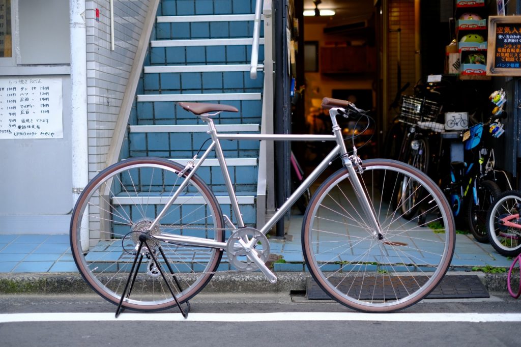 販売されているクロスバイクの写真